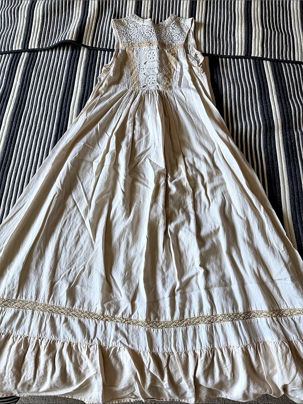 H&M Lace Bodice Dress in White Size 2